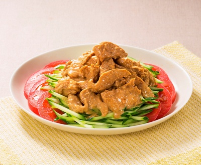 野菜にのせて棒棒鶏（ごまだれ入り）