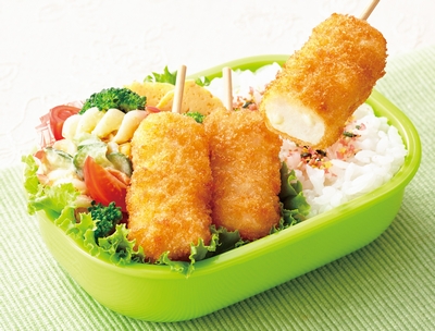 若鶏のチーズ串カツ（1本増量）