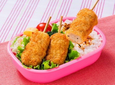 紀州産梅の梅肉と大葉のチキン串カツ